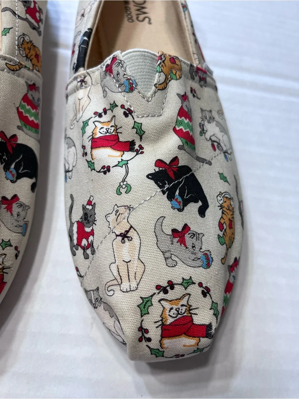 TOMS Women’s Size 8 Christmas Cats Holiday Print Slip On Shoes